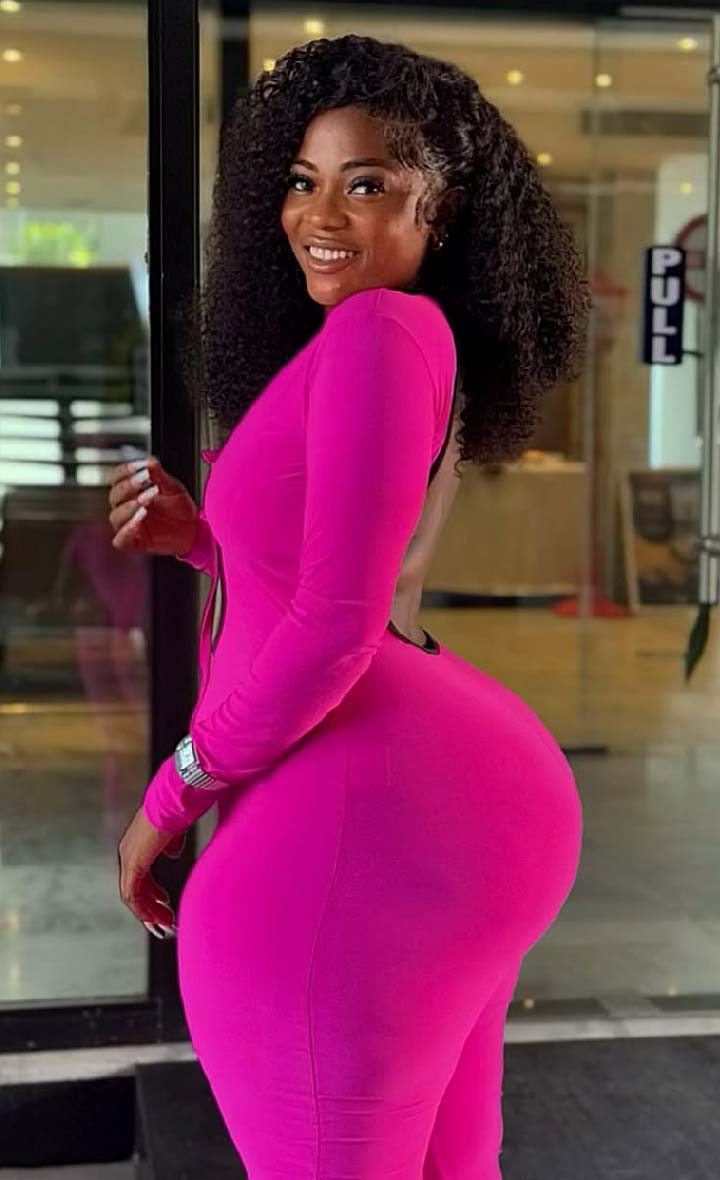 Maureen Instagram Model from Ghana