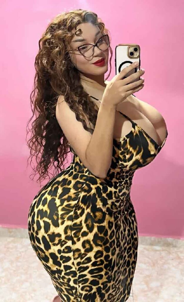 Curvy bbw Mexican Model