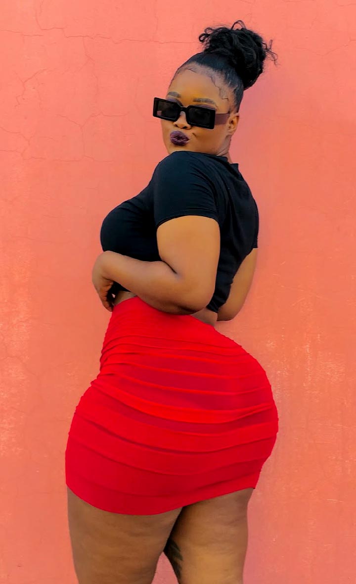 Keney Curvy Instagram Model from South Africa