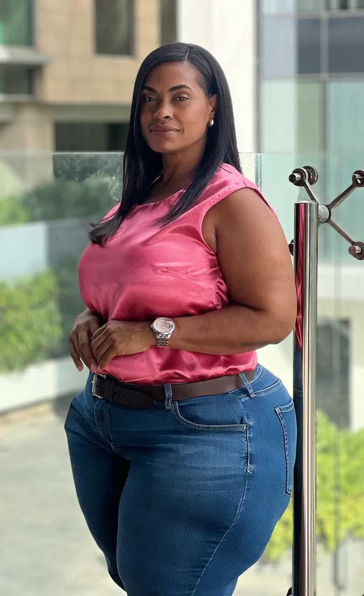 Nikaulis Curvy Dominican Instagram Model