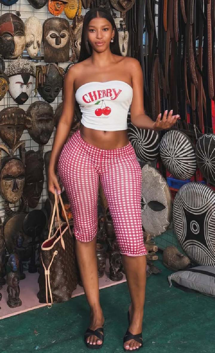 Nomsa Curvy Instagram Model from South Africa