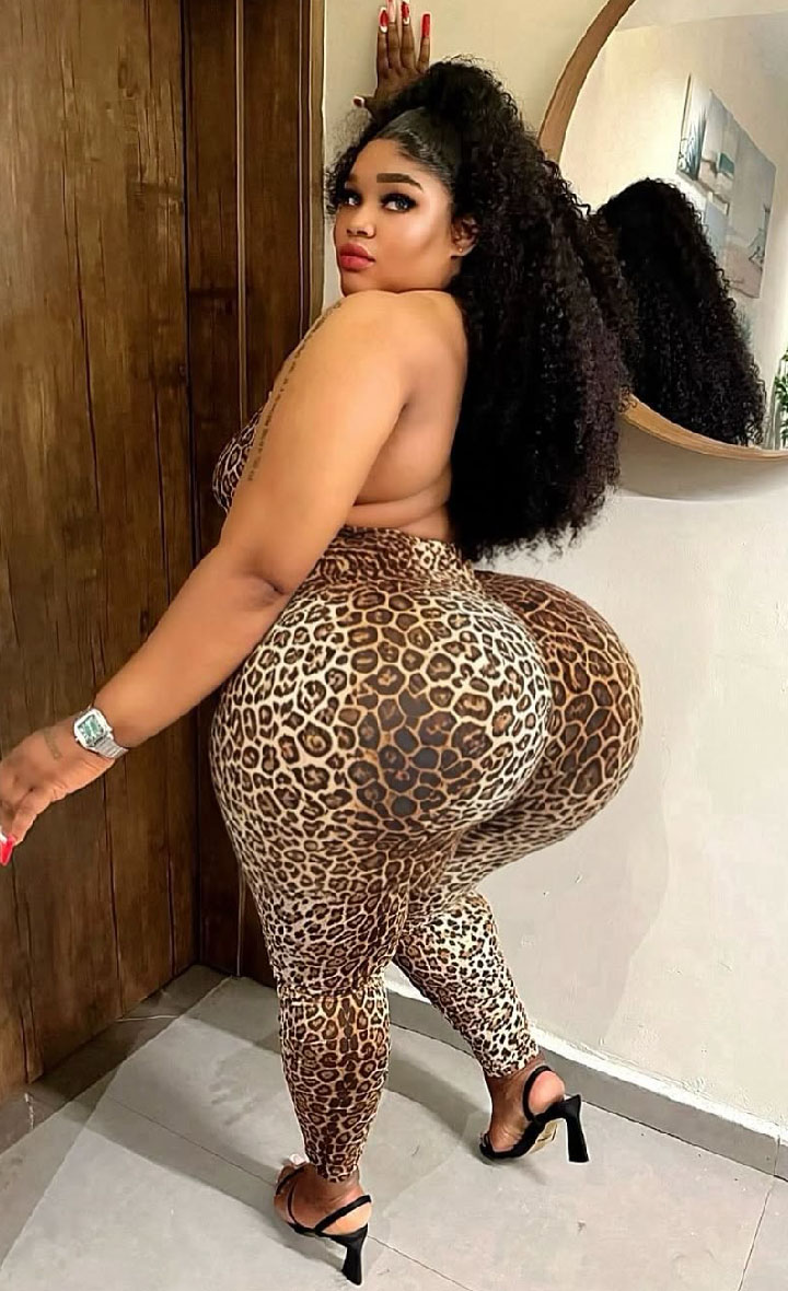 Nwigwe Curvy Instagram Model from Nigeria