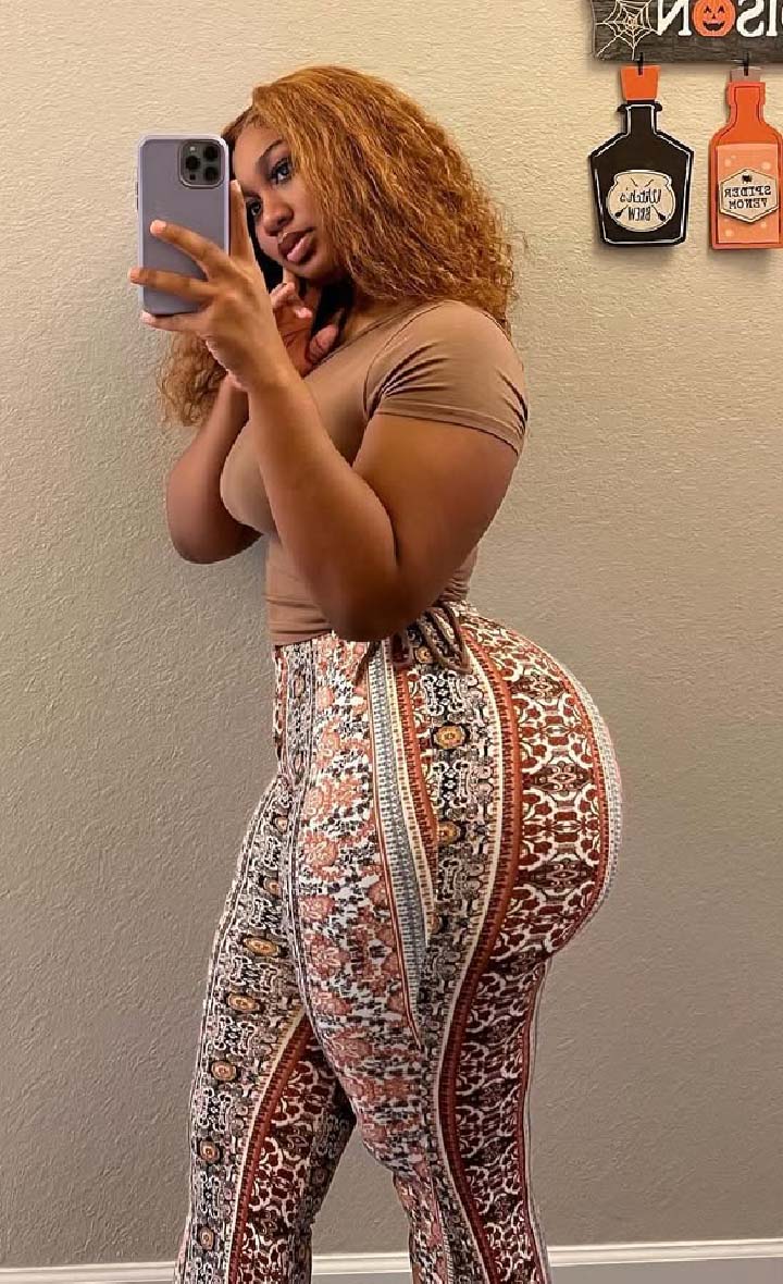 Nussi Curvy Instagram Model from the US